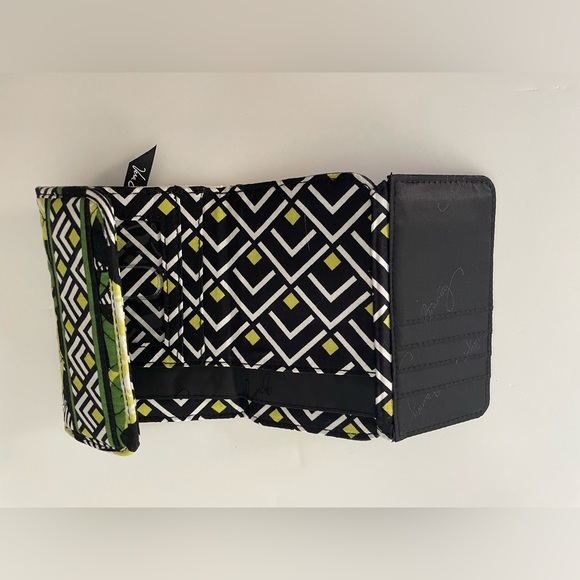 Vera Bradley La Neon Rose Euro Wallet Trifold Green Black Chartreuse Floral - Picture 4 of 7